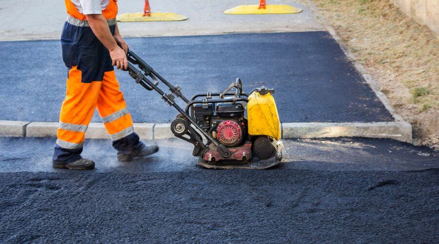 Professional gutter cleaning in Saint Johns, OH